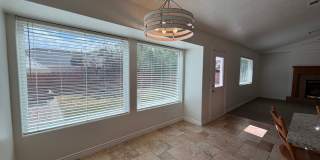 SPACIOUS HOME IN LAVERKIN FOR RENT! Gallery 13
