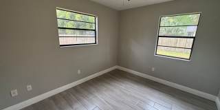 Newly renovated, WOW this will rent quick! Gallery 20