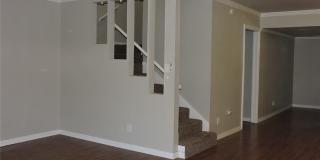 Beautiful Updated Two Story Townhouse In GREAT LOCATION Gallery 16