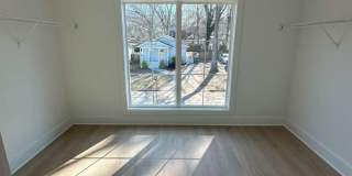 Room in 3 Bedroom Home at Plaza Ave SW Gallery 16