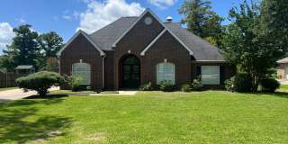 4 Bed 3 Bath FULLY Furnished House South Lake Charles Gallery 1