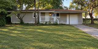 Beautiful 3-Bedroom Nixa Home with Large Backyard & Deck! Gallery 1