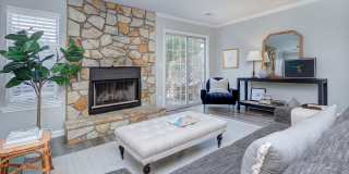 Discover this beautifully updated Raintree townhome featuring an open floor plan and a range of contemporary enhancements. Gallery 12