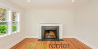 Stylish Four Bedroom Home with Hardwood Floors and Outdoor Space Gallery 16