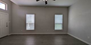 3/2/2 Duplex near Hwy 46 /Fridge Included / No Carpet / Fenced Backyard / CISD *2 weeks free rent* Gallery 7