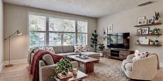 Pristine Spacious 3 Bedroom Lake Oswego Townhome | Skylights, High Ceilings, and Mt. Park Trails at your Doorstep Gallery 6