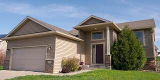 Spacious NW Home with Fenced Yard & Deck Gallery 1
