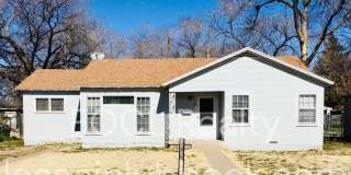 Spacious 3/2 with Hardwood Floors Gallery 1