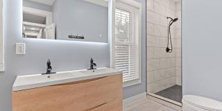 640 Neil Avenue Gallery 33