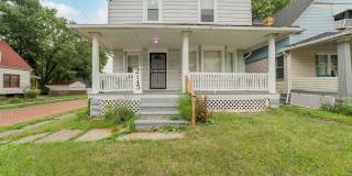 Beautifully Renovated Home in a Prime Location , Plus an Exciting Special Offer! Gallery 1