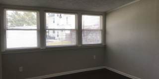 Single Family Home 3 beds 2 full bath Available Now! Gallery 10