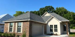 Stunning 4 Bedroom Home in Jamestown Crossing Gallery 1