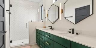 815 E 36th Street Gallery 22