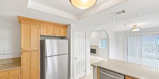 Fully Renovated End-Unit 3BD/2.5BA in Lake Forest with Views, Private Yard & 2-Car Garage Fully Renovated End-Unit 3BD/2.5BA in Lake Forest with Views, Private Yard & 2-Car Garage Gallery 4
