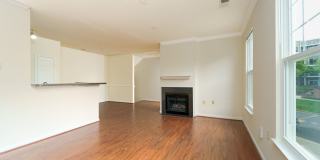 Rare 2BR 2BA 2 Level Condo With Garage Gallery 12