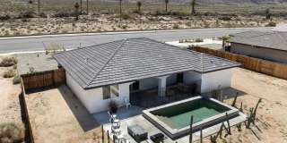 Spacious 4 Bedroom 2 Bathroom Home With A Pool Gallery 1