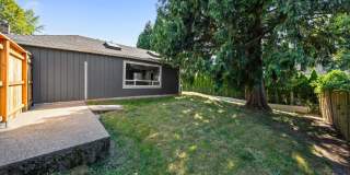 Kennydale Rambler with parking- Close to Lake Washington Gallery 36