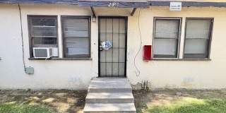 2321 North Inyo Street Gallery 1