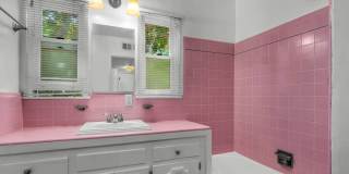 2 bed + 2 bath in amazing location!! Gallery 14