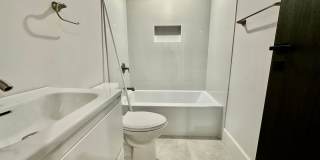 Luxurious 5-bed/4 bath Fort Hill apartment near Near BU and Northeastern - great location! Gallery 14