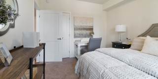 Oaks Landing 55+ Apartments - Senior & Affordable Housing Gallery 34