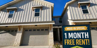 1 Month Free Rent  3/2.5/1.5 Fourplex with Granite Countertops, 9ft Ceilings, Fridge, Washer, Dryer / NBISD Gallery 1