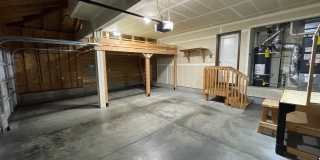 ***PENDING APPLICATION***Gorgeous, Spacious Home Close to Everything! Gallery 1