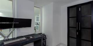 19390 Collins Ave Gallery 25