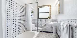 400 33rd Street Gallery 35