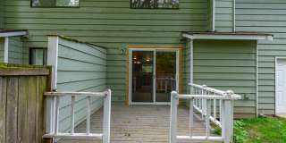 3 Bedroom/2.5 bathroom townhouse centrally located Oak Harbor Gallery 14