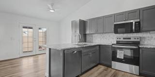 3 bedroom, 2 bath, Garage Gallery 1