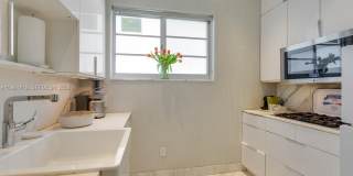 739 11th St Gallery 11