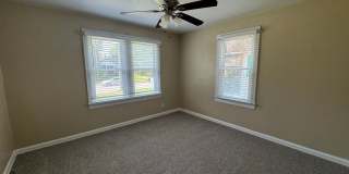 Adorable 2/1 Bungalow in Murray Hill Ready Now! Gallery 18