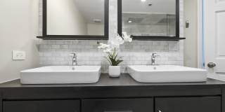 161 W Harrison St Gallery 18