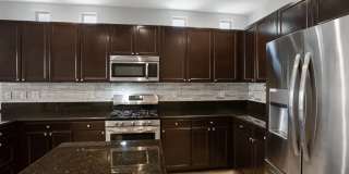 4 Bedroom, 3 Den West Side Home Gallery 13