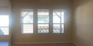 4 BEDROOM, SHORT TERM LEASE AVAILABLE Gallery 3