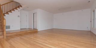 13559 FLOWERFIELD Gallery 18
