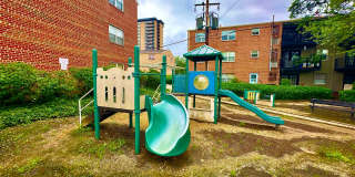 Sail into this 2BR 1BA at the Mayflower Condominiums in Alexandria includes utilities Gallery 29