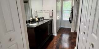 Beautiful 3/2 in Desirable Kensington Gardens Gallery 12