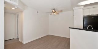 Elan Riverwalk Gallery 18