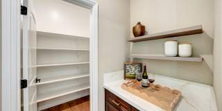 137 N Un St Gallery 19