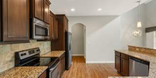 Beautiful 3BR/3BA Villa with Bonus Loft - Available NOW! Gallery 5