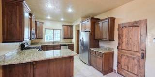 Three Bedroom Town home in Tuscan Hills Gallery 7