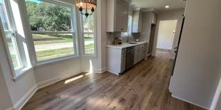 STUNNING REMODEL IN SPRING LAKE ESTATES Gallery 8
