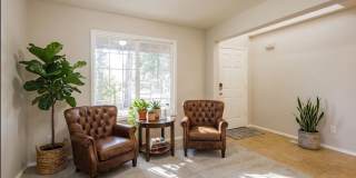 Welcome home to your private woodland retreat tucked away in the heart of Gladstone! Gallery 5