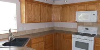 Beautiful 5 Bedroom Home in Heart of Loveland Gallery 4