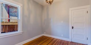Amazing Highlands location with huge walkability! Gallery 19