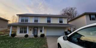 3 Bedroom 1.5 bath, 2 stall garage Great SE location. Gallery 1