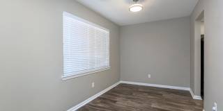 Laurel Ridge Apartments Gallery 24