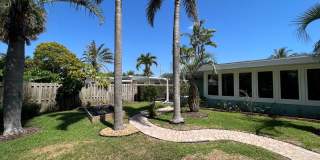 Spacious 3 Bedroom 2 Bath with Pool 2 Blocks from the Beach Gallery 17